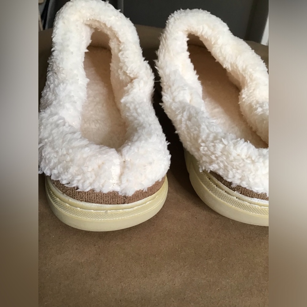 Cape Cod Slippers - Picture 5 of 6